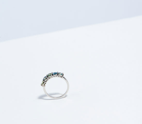 Load image into Gallery viewer, The Ocean Blue Parti Sapphire Ring
